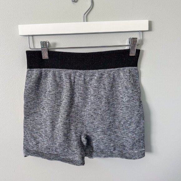 Free People Movement Seamless Shorts in Heather Grey - NWT! - Picture 7 of 12